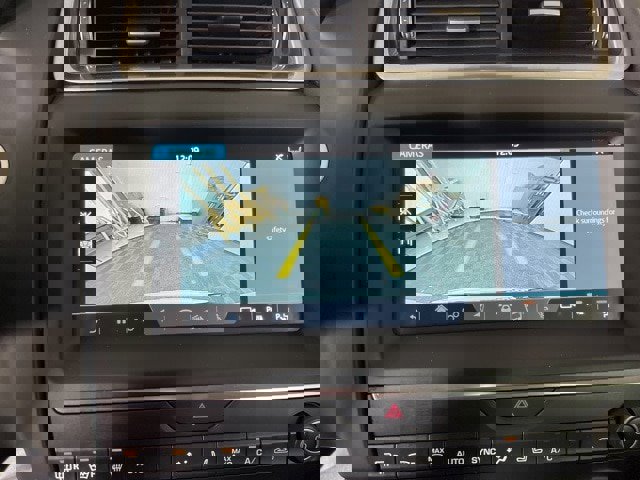 Used 2019 Jaguar E-PACE SE image 26