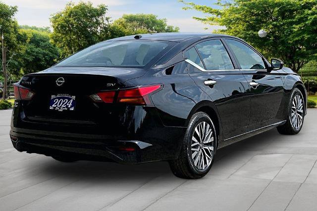Used 2024 Nissan Altima 2.5 SV FWD image 12