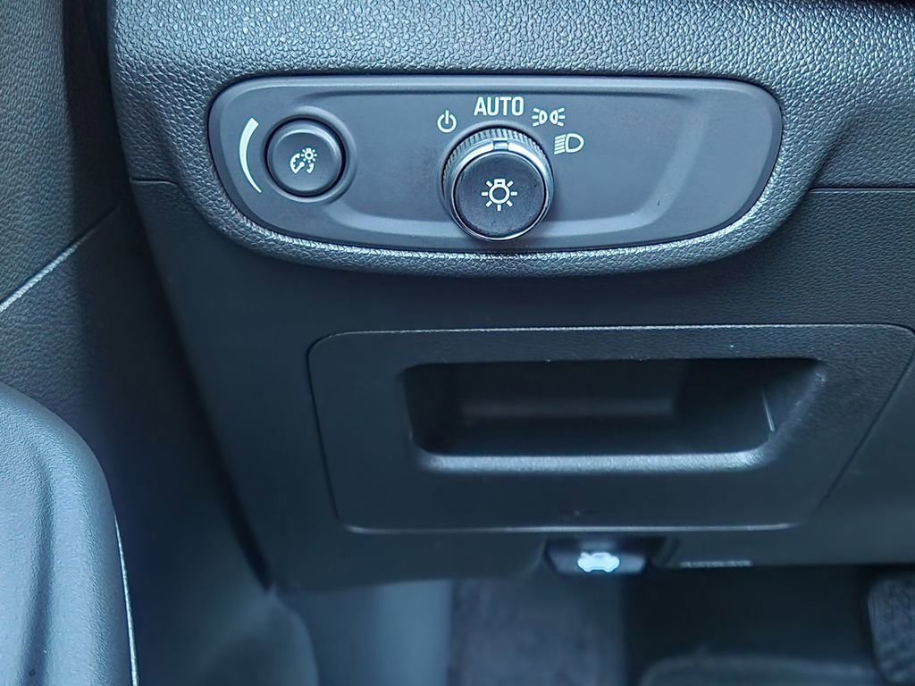 Used 2024 Chevrolet TrailBlazer RS w/ Driver Confidence Package image 31