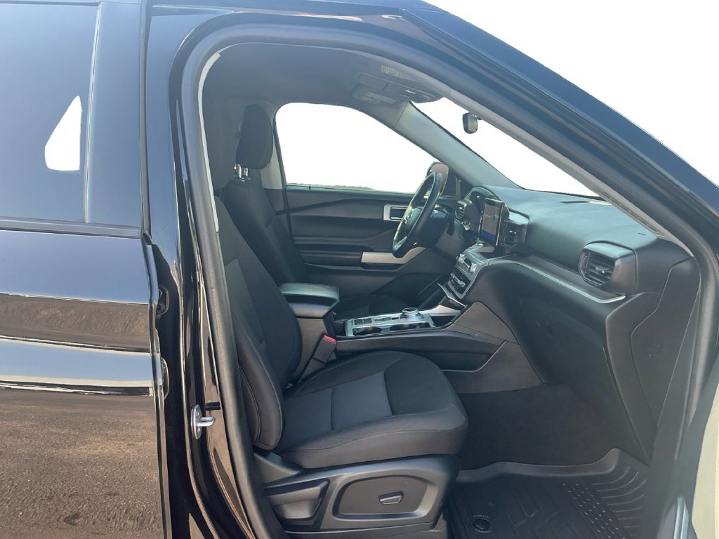 Certified 2023 Ford Explorer XLT RWD image 22