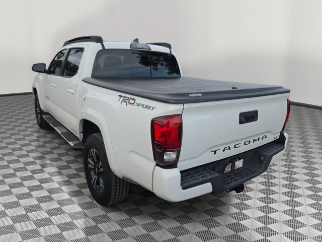 Used 2018 Toyota Tacoma TRD Sport RWD image 4