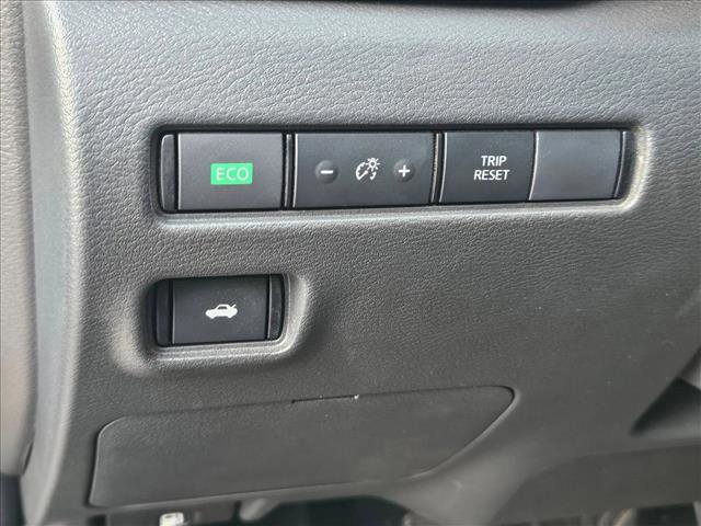 Used 2025 Nissan Sentra SV image 22