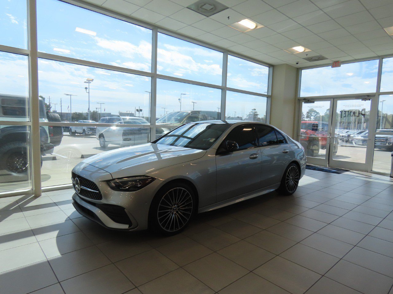Used 2023 Mercedes-Benz C 300 Sedan image 2