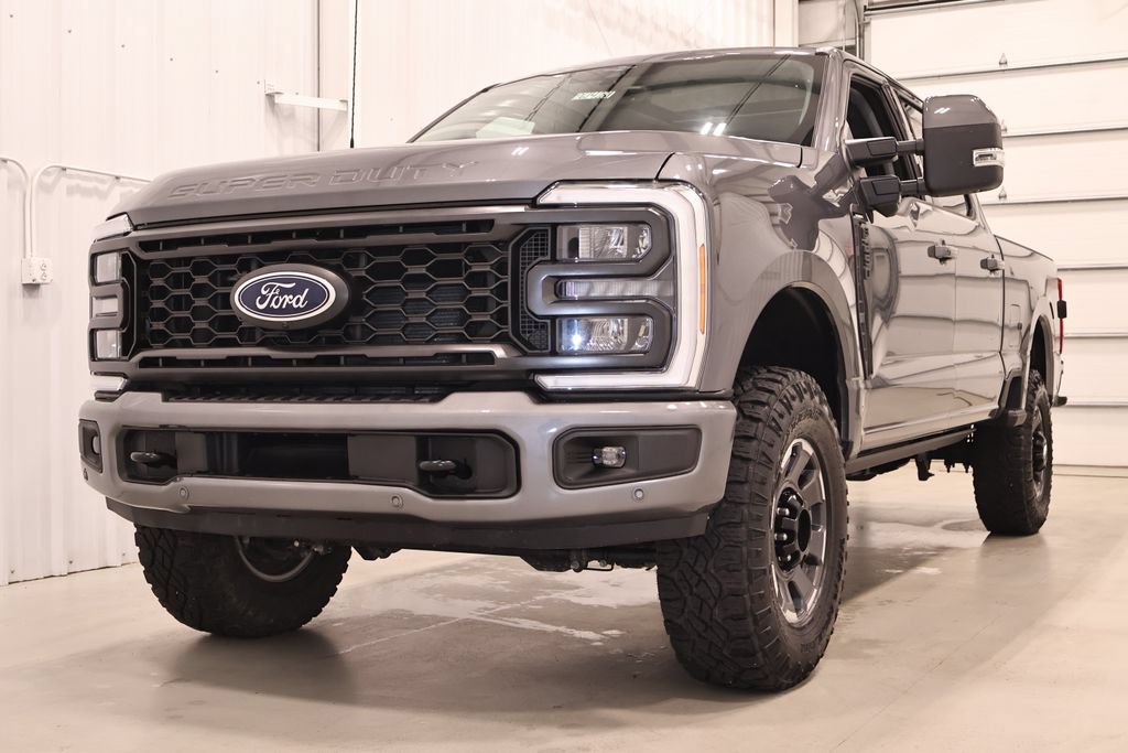 Certified 2023 Ford F250 Lariat w/ Tremor Off-Road Package AWD/4WD image 6