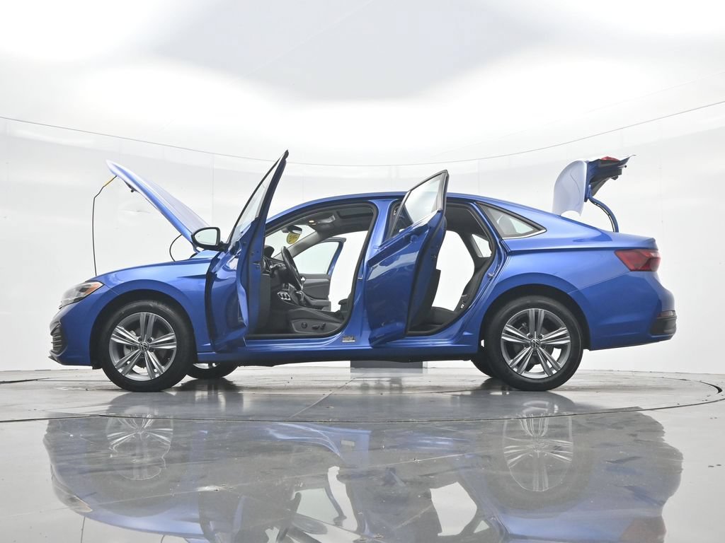 Used 2024 Volkswagen Jetta SE FWD image 52