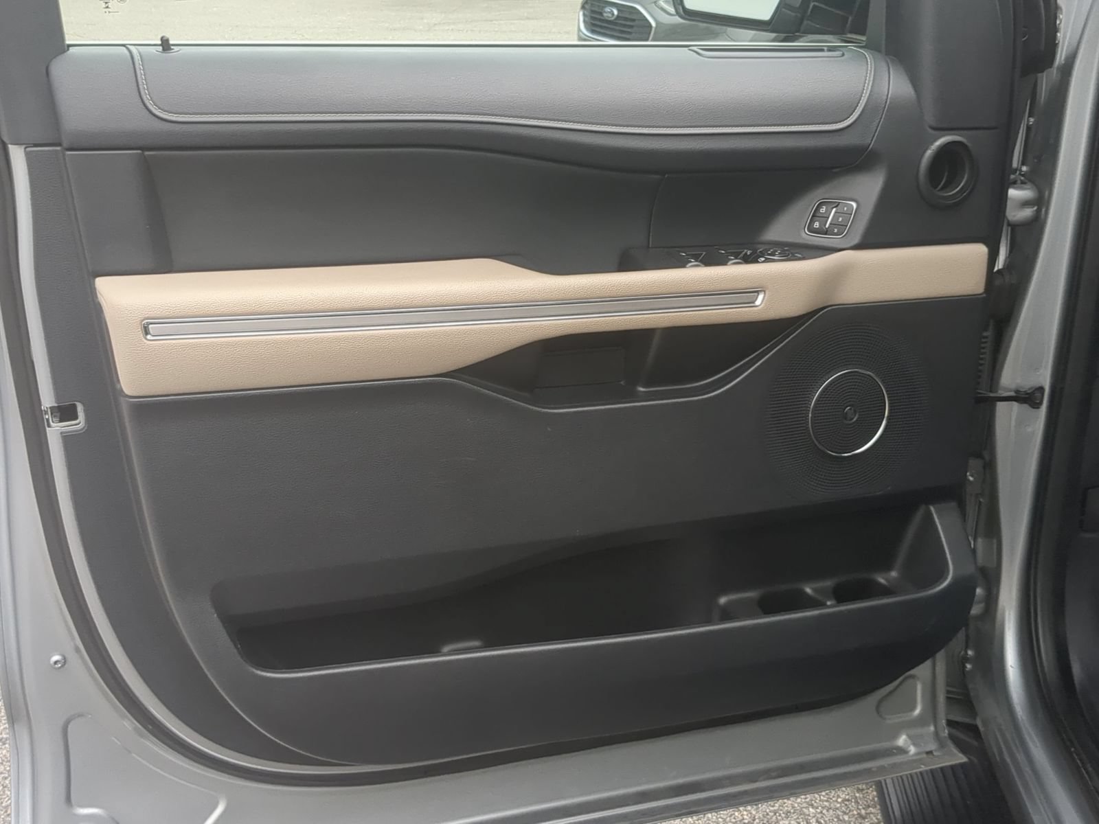Certified 2024 Ford Expedition Limited RWD image 11