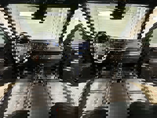 Used 2020 Toyota Tacoma TRD Sport image 20