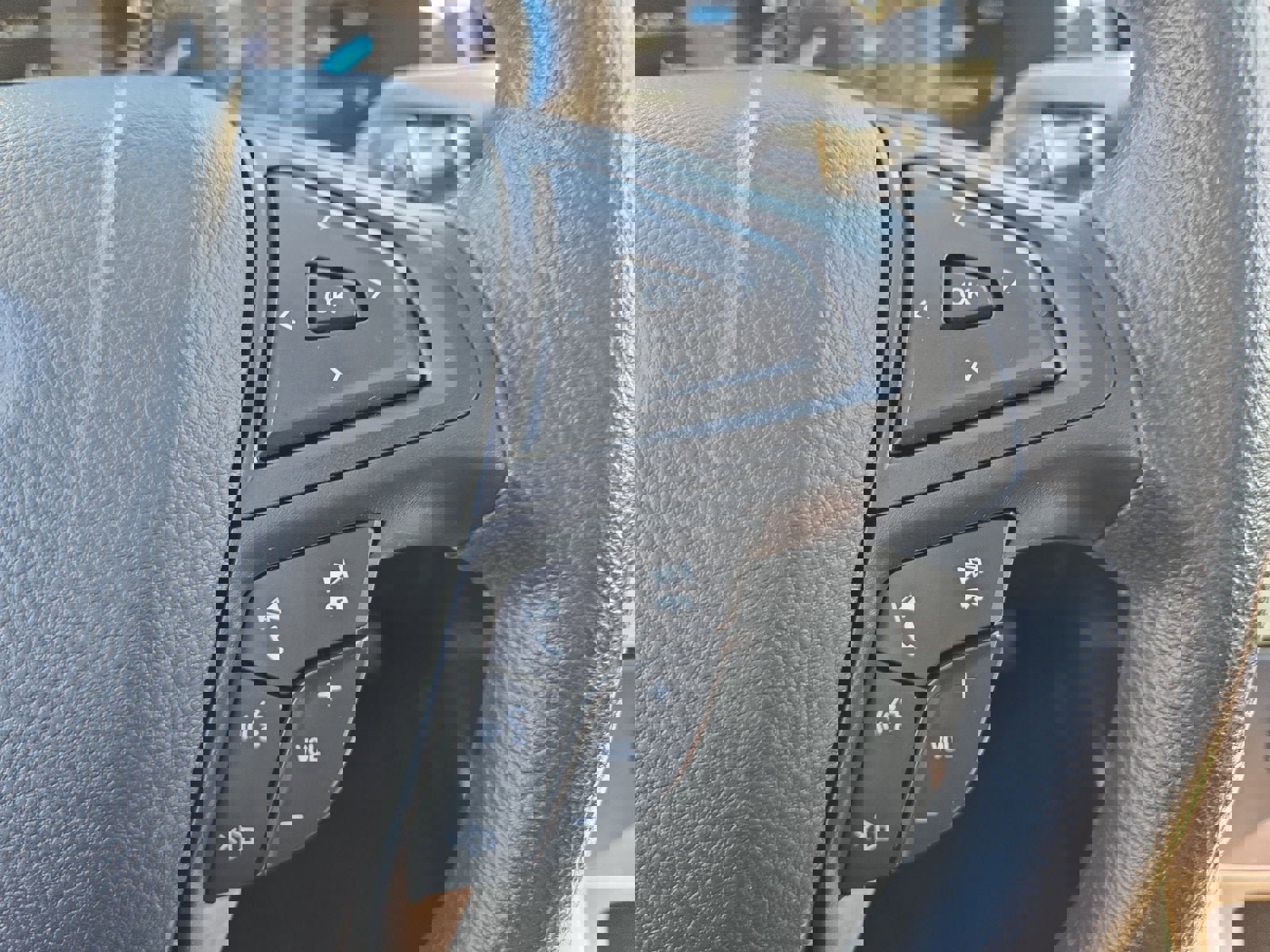 Certified 2024 Ford Edge SE image 15