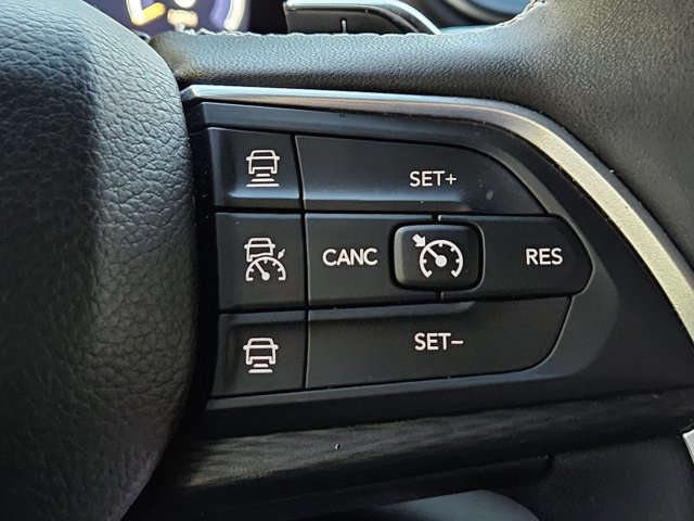 Used 2023 Jeep Grand Cherokee L Laredo image 20