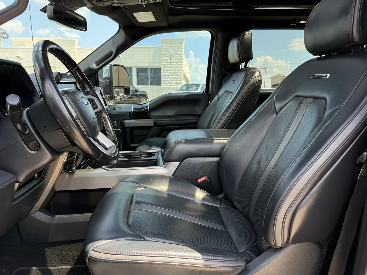 Certified 2022 Ford F250 Platinum w/ FX4 Off-Road Package AWD/4WD image 24