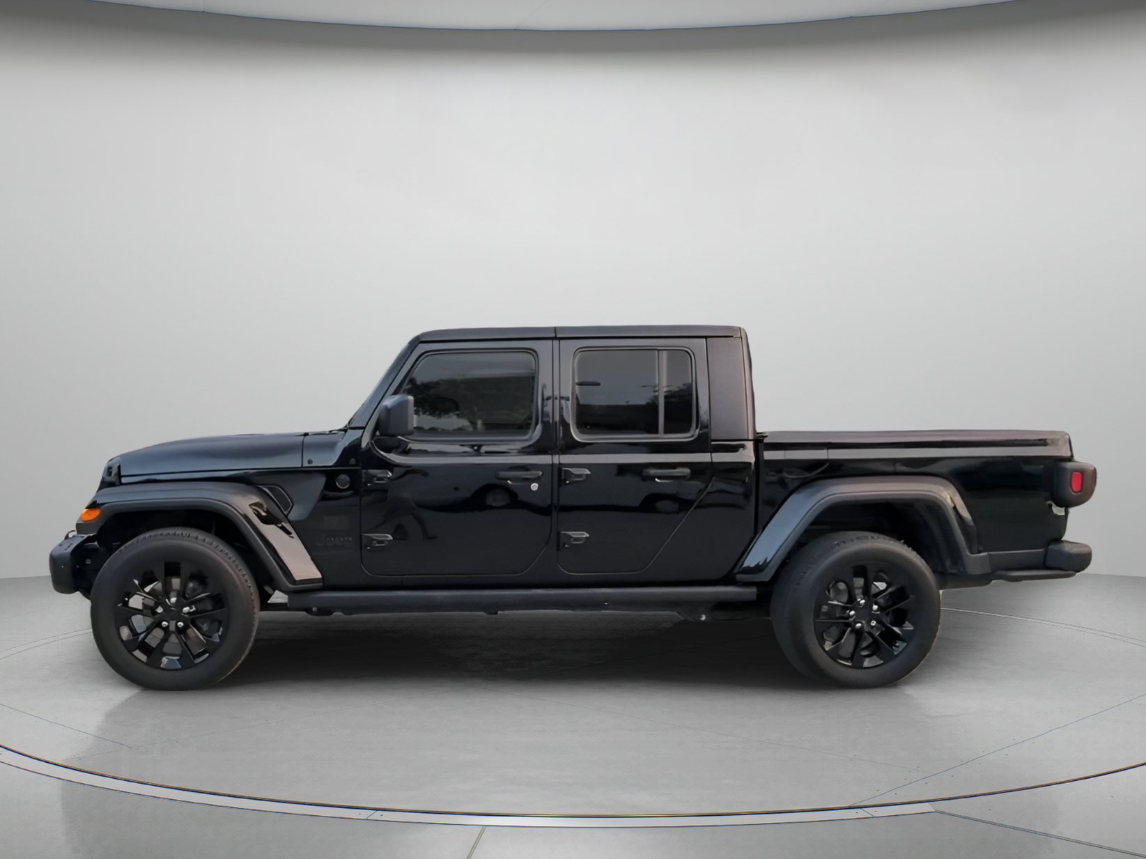 Used 2021 Jeep Gladiator Sport AWD/4WD image 16