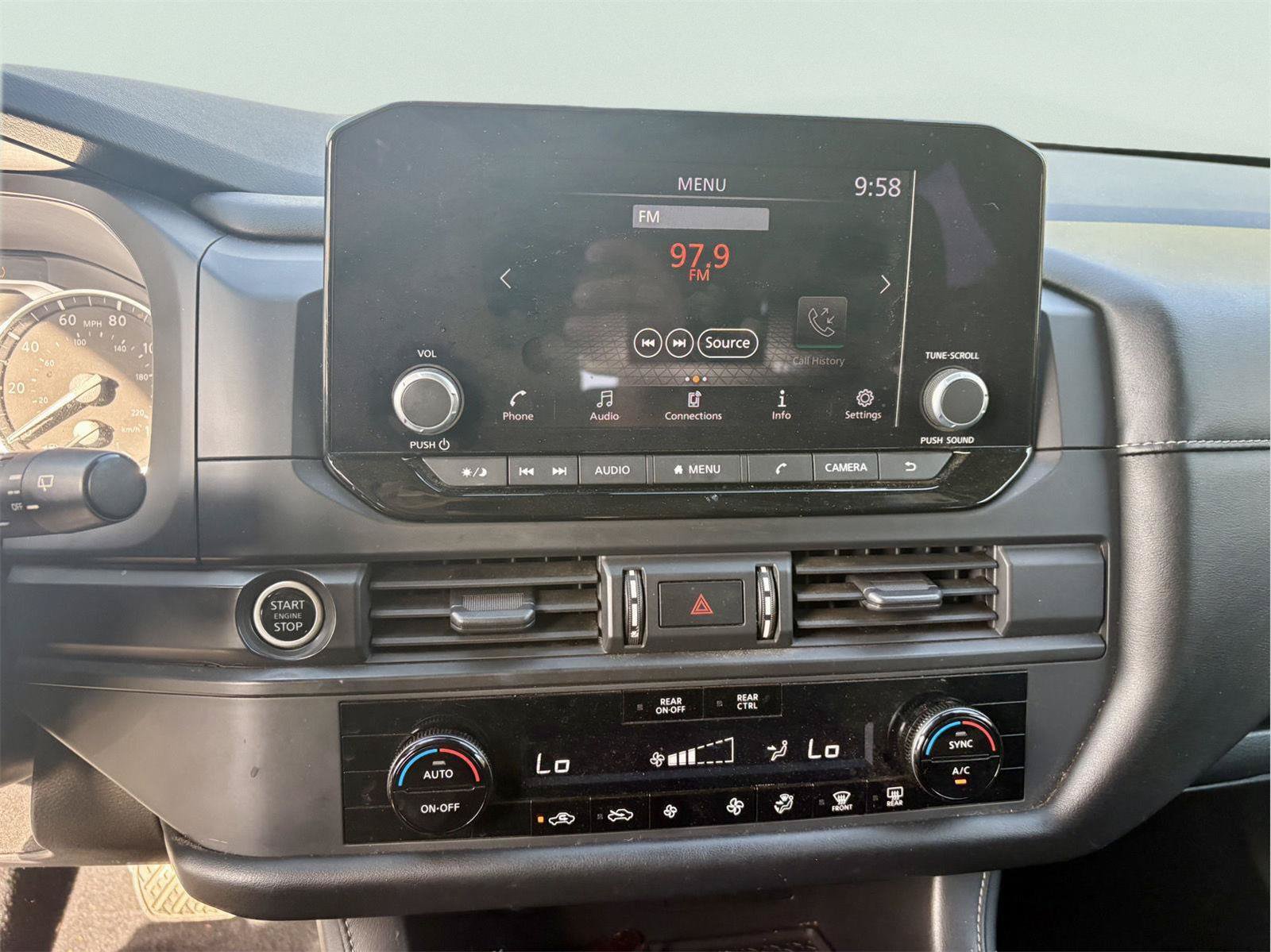 Used 2023 Nissan Pathfinder S AWD/4WD image 13