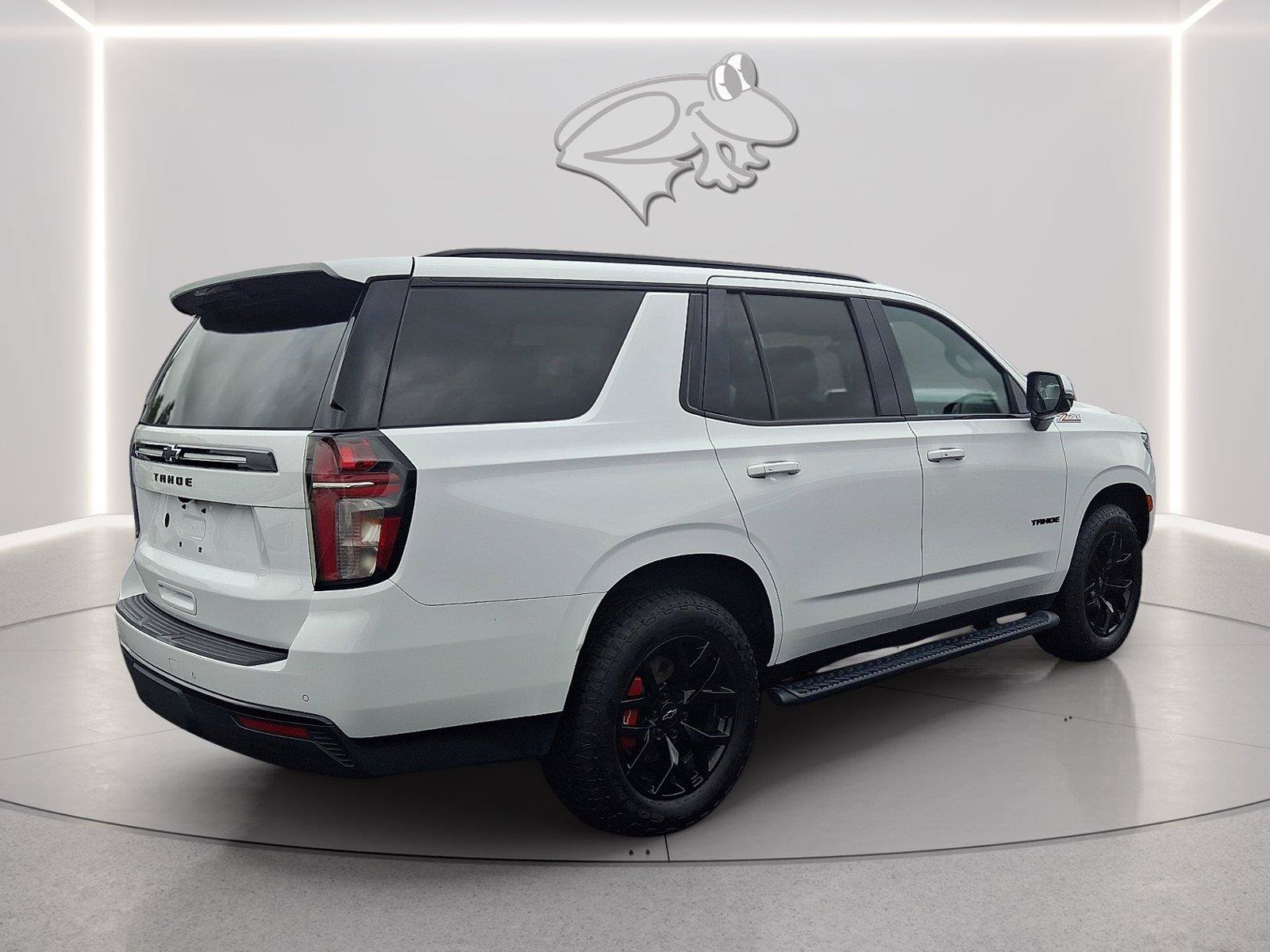 Used 2023 Chevrolet Tahoe Z71 w/ Luxury Package AWD/4WD image 5