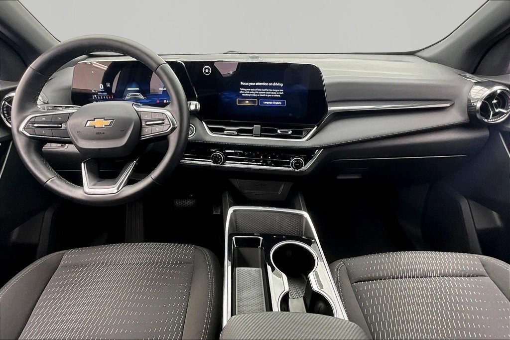 Used 2025 Chevrolet Equinox LT AWD/4WD image 16