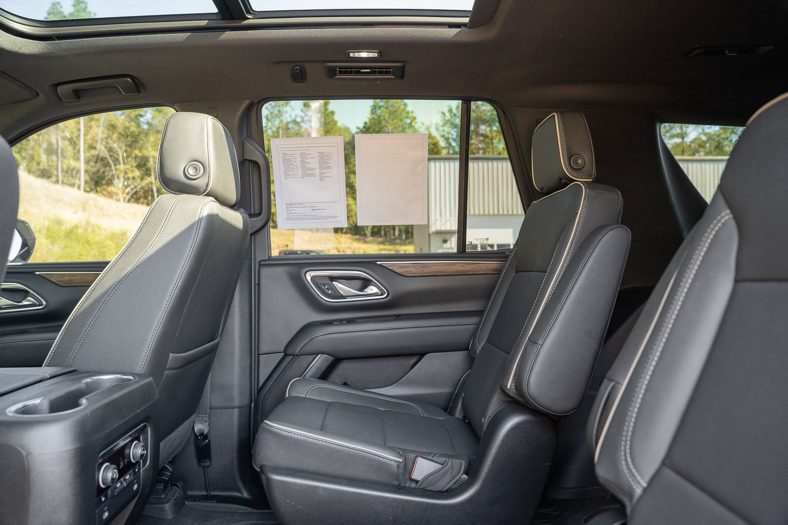 Used 2024 Chevrolet Tahoe Premier w/ Premium Package RWD image 31