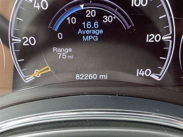 Used 2021 Jeep Grand Cherokee Laredo AWD/4WD image 3