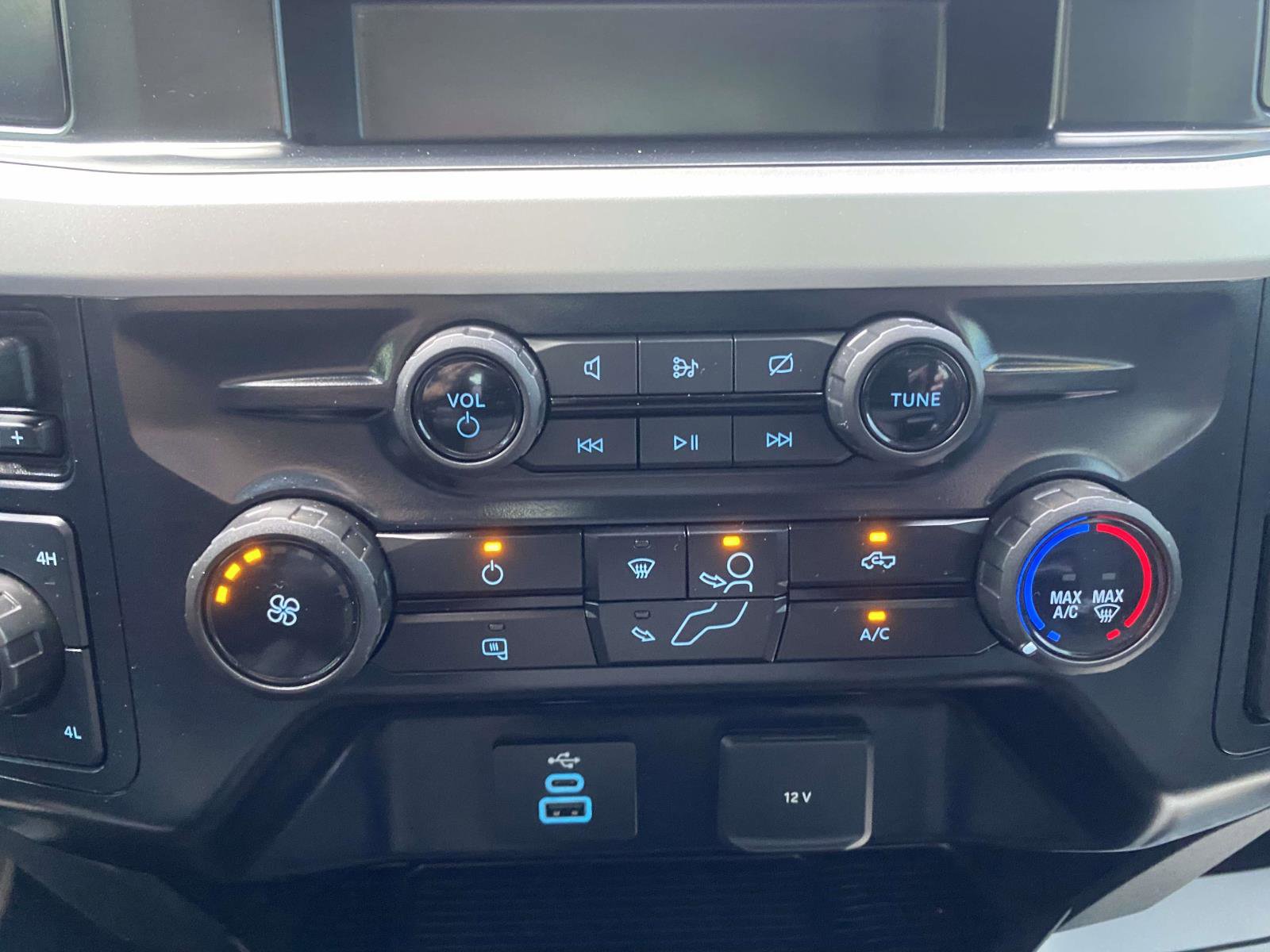 Certified 2024 Ford F250 XL w/ STX Appearance Package AWD/4WD image 25