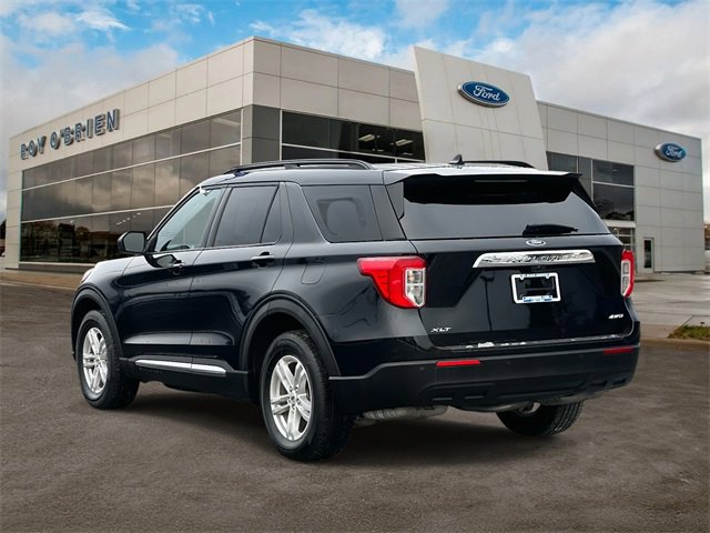 Certified 2023 Ford Explorer XLT image 3