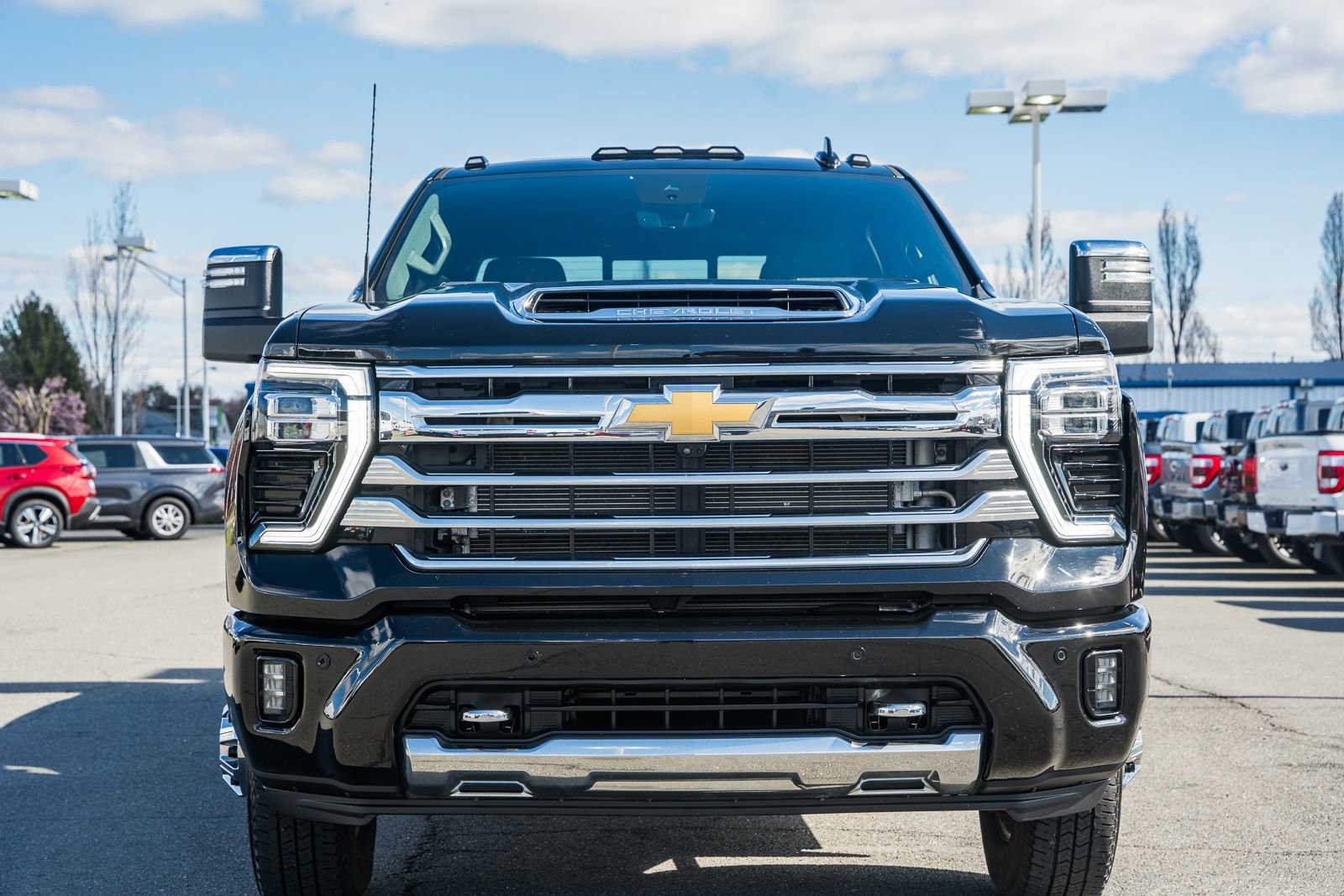 Used 2024 Chevrolet Silverado 3500 High Country w/ High Country Premium Package image 2