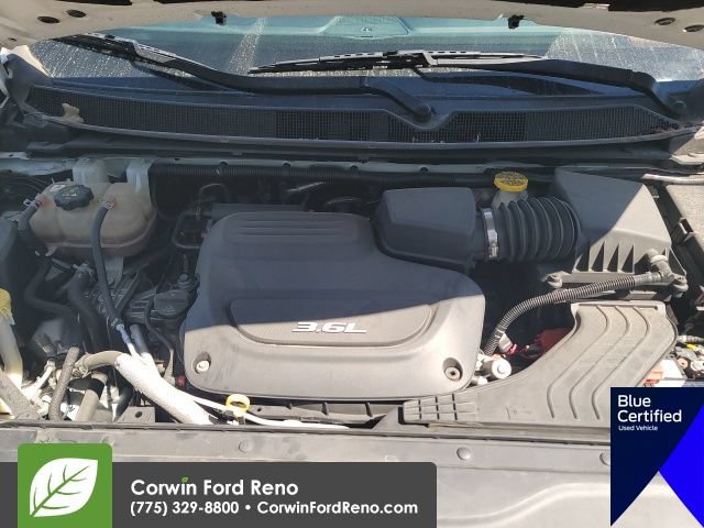 Used 2017 Chrysler Pacifica Touring-L FWD image 19