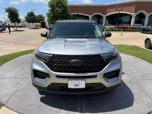 Certified 2023 Ford Explorer XLT RWD image 2