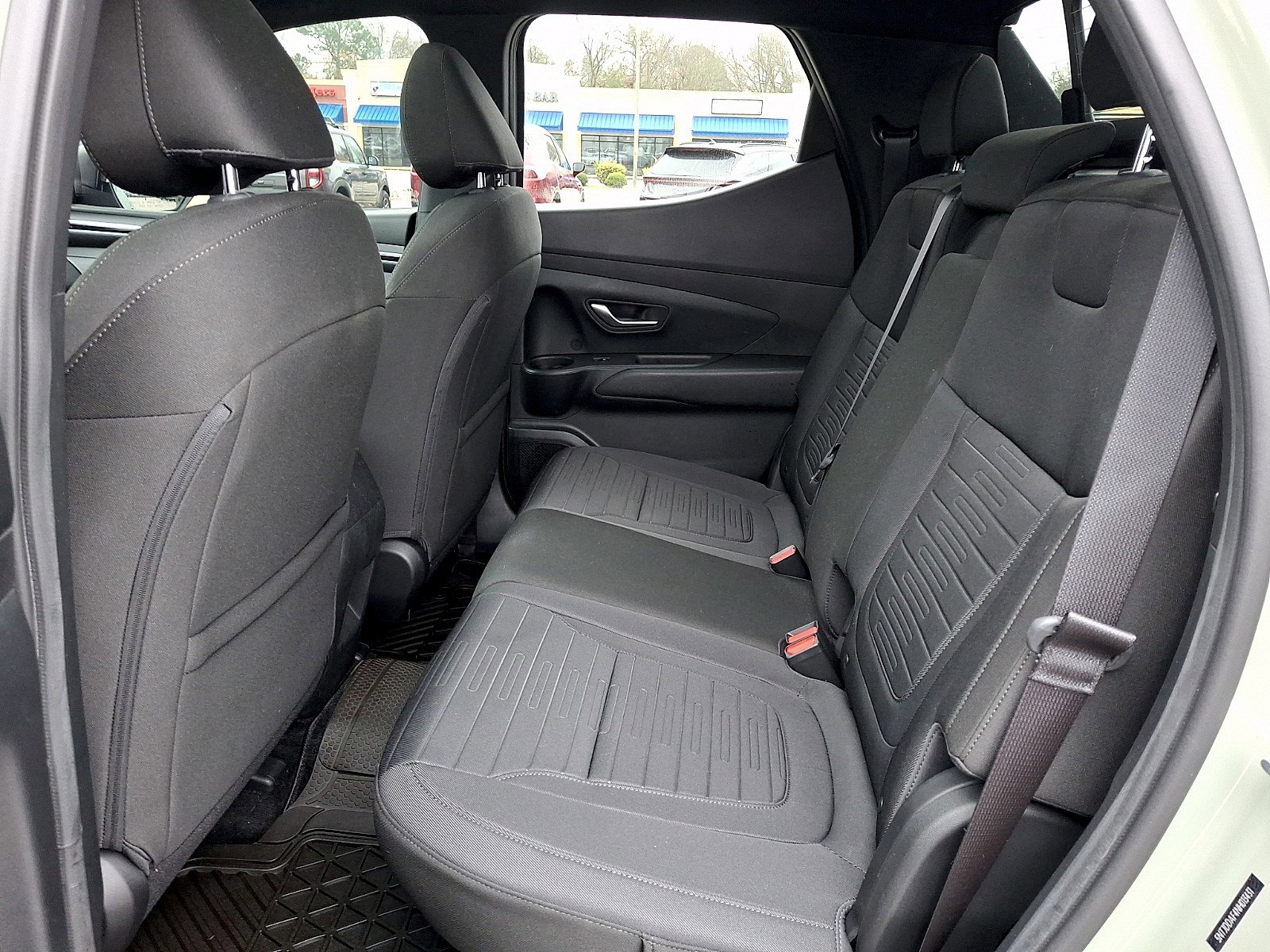 Used 2022 Hyundai Santa Cruz SEL Premium image 9