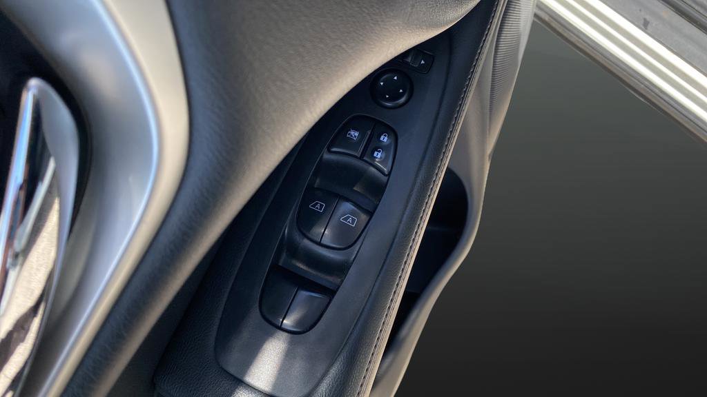 Used 2020 Nissan Pathfinder SV AWD/4WD image 21