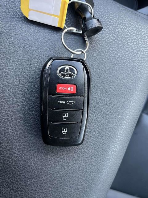 Used 2025 Toyota Camry SE FWD image 28