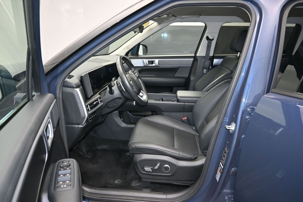 Used 2025 Hyundai Santa Fe SEL FWD image 13