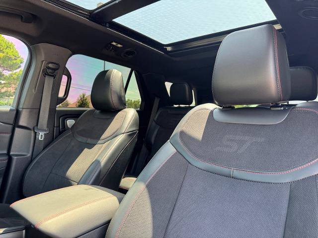 Certified 2025 Ford Explorer ST w/ Sun And Sound Package AWD/4WD image 22
