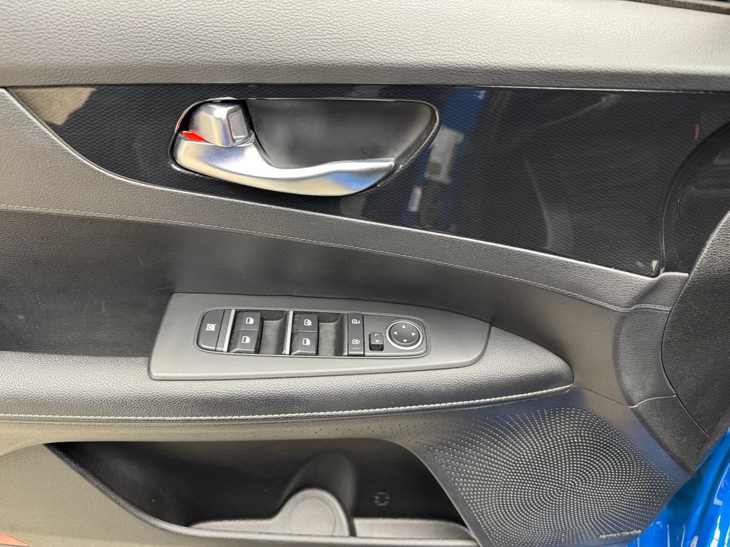Used 2023 Kia Forte GT-Line w/ GT-Line Premium Package FWD image 11