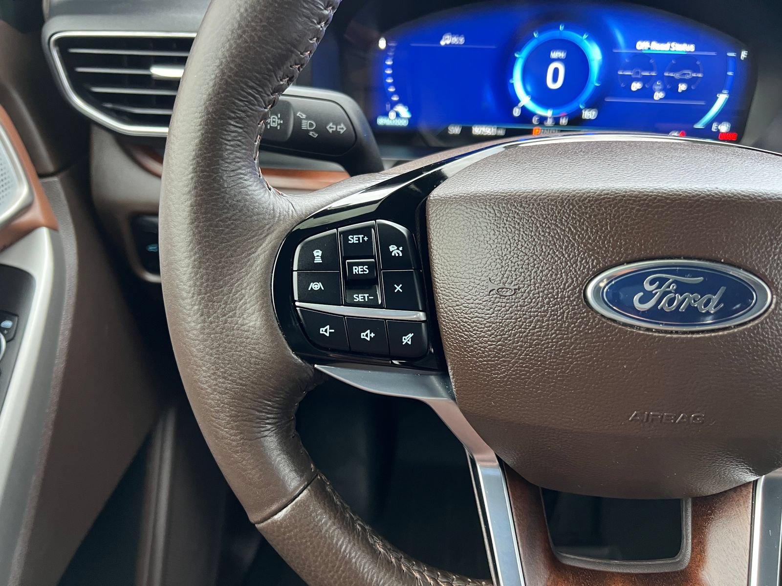 Certified 2024 Ford Explorer King Ranch w/ Technology Package AWD/4WD image 28