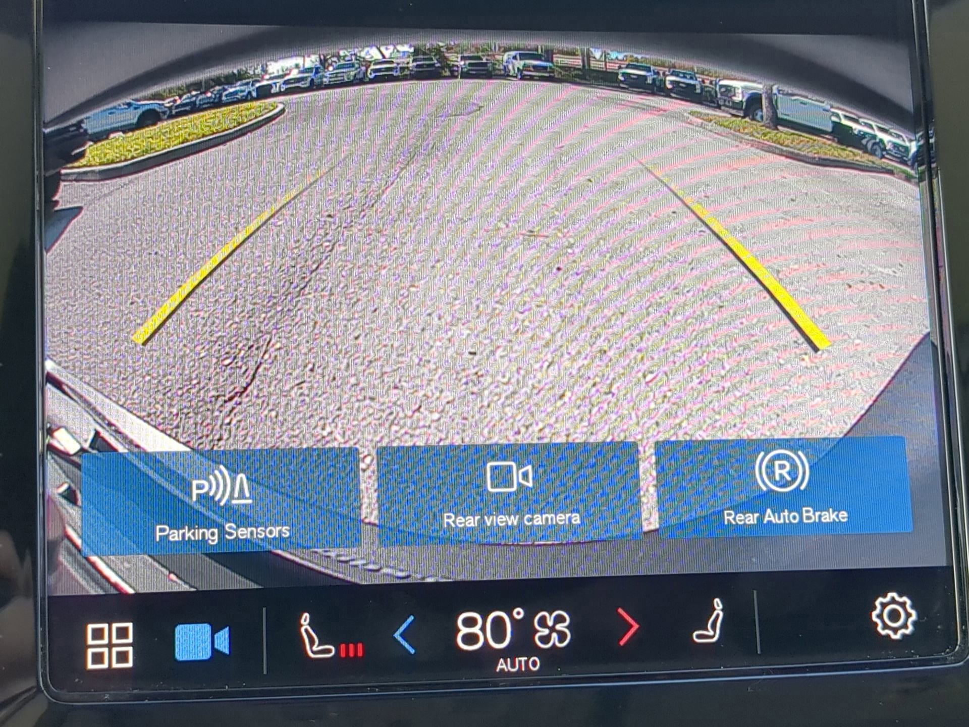 Used 2023 Volvo XC40 B5 Plus image 53