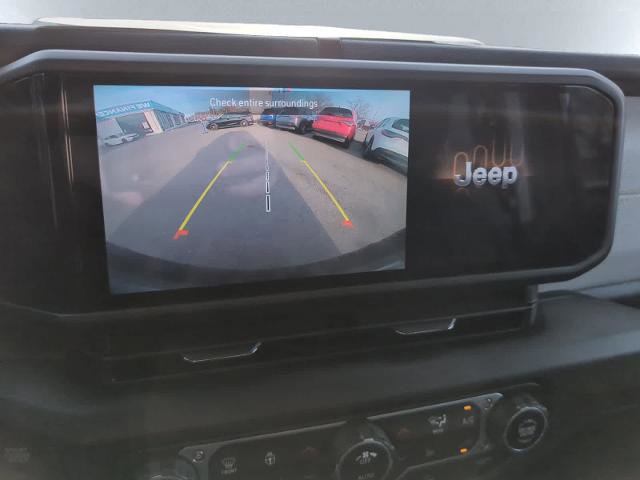 Used 2025 Jeep Wrangler Sport AWD/4WD image 15