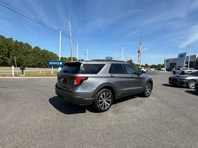 Certified 2025 Ford Explorer ST-Line AWD/4WD image 6
