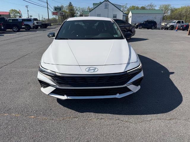 Used 2025 Hyundai Elantra Sport FWD image 8