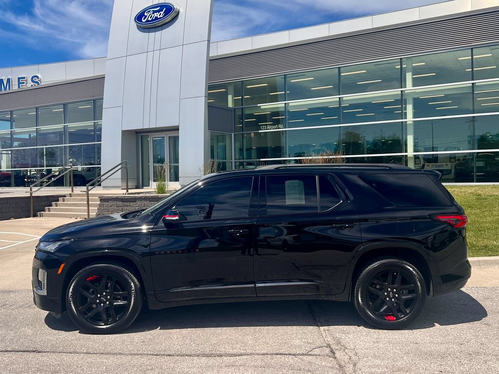 Used 2023 Chevrolet Traverse Premier w/ Redline Edition AWD/4WD image 3