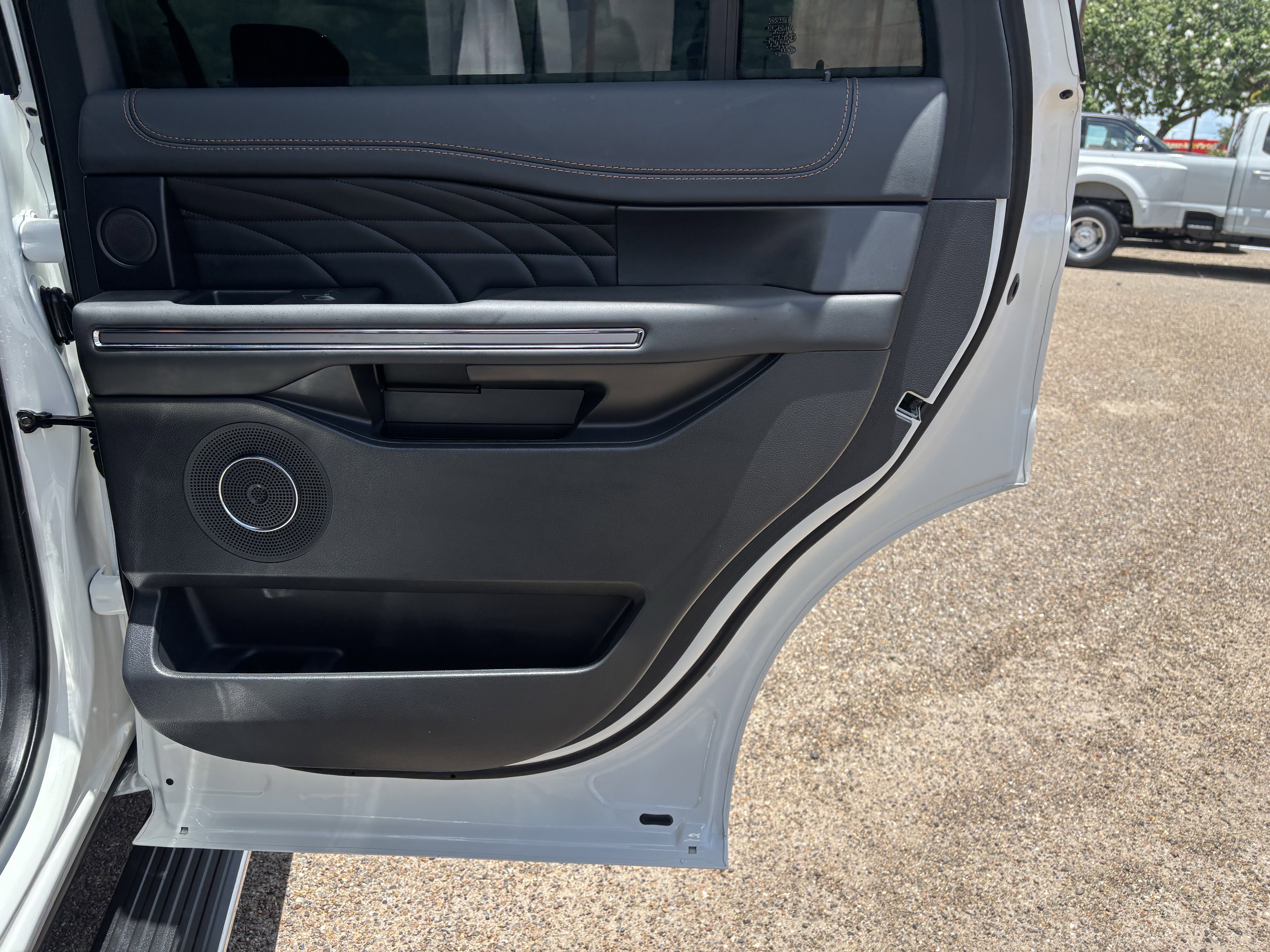 Certified 2024 Ford Expedition Platinum RWD image 18