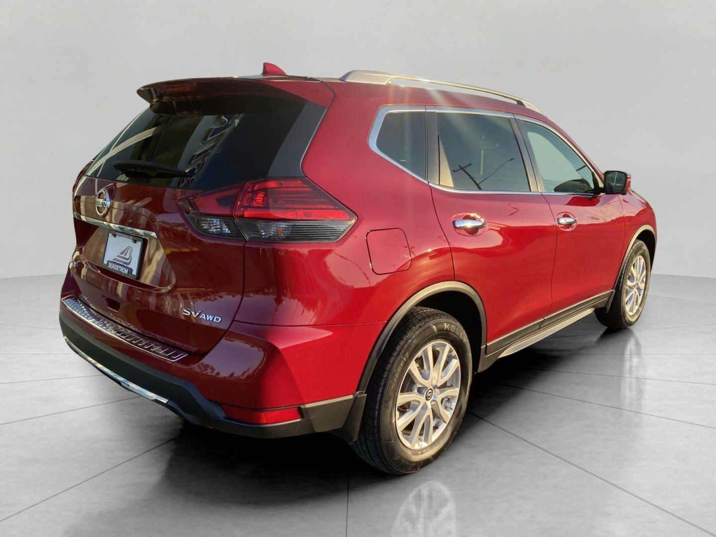 Used 2017 Nissan Rogue SV w/ Sun & Sound Touring Package AWD/4WD image 8