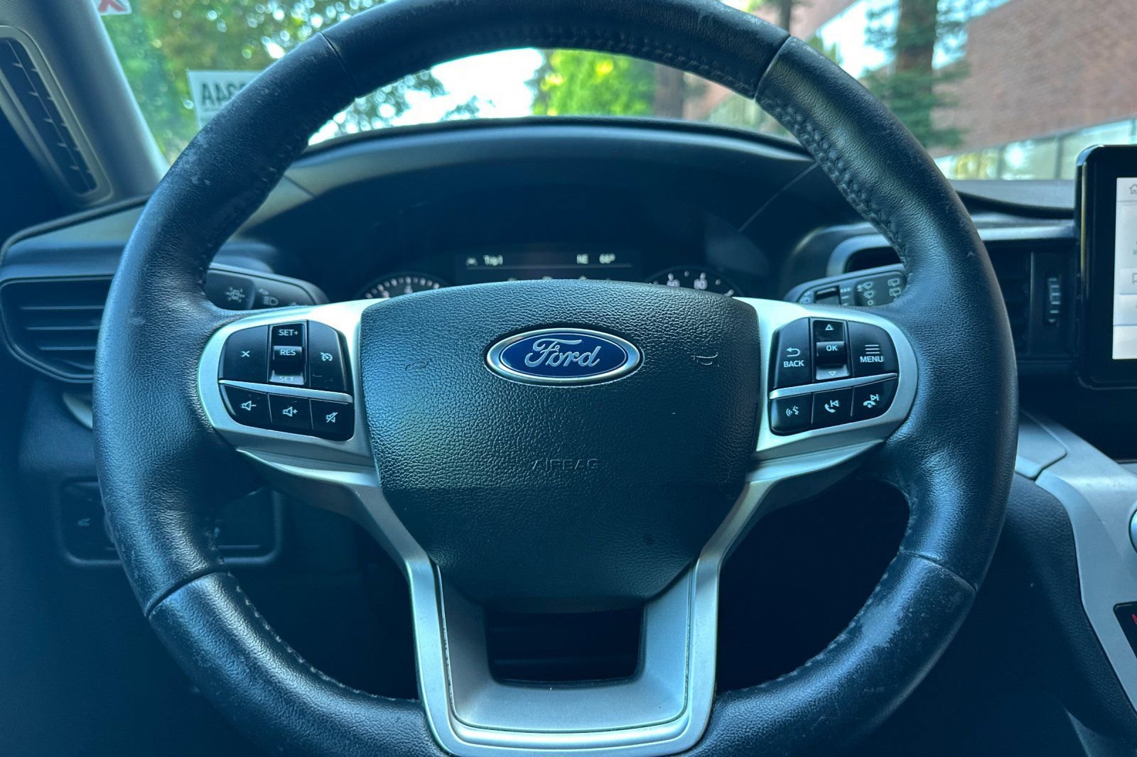 Certified 2023 Ford Explorer XLT RWD image 37