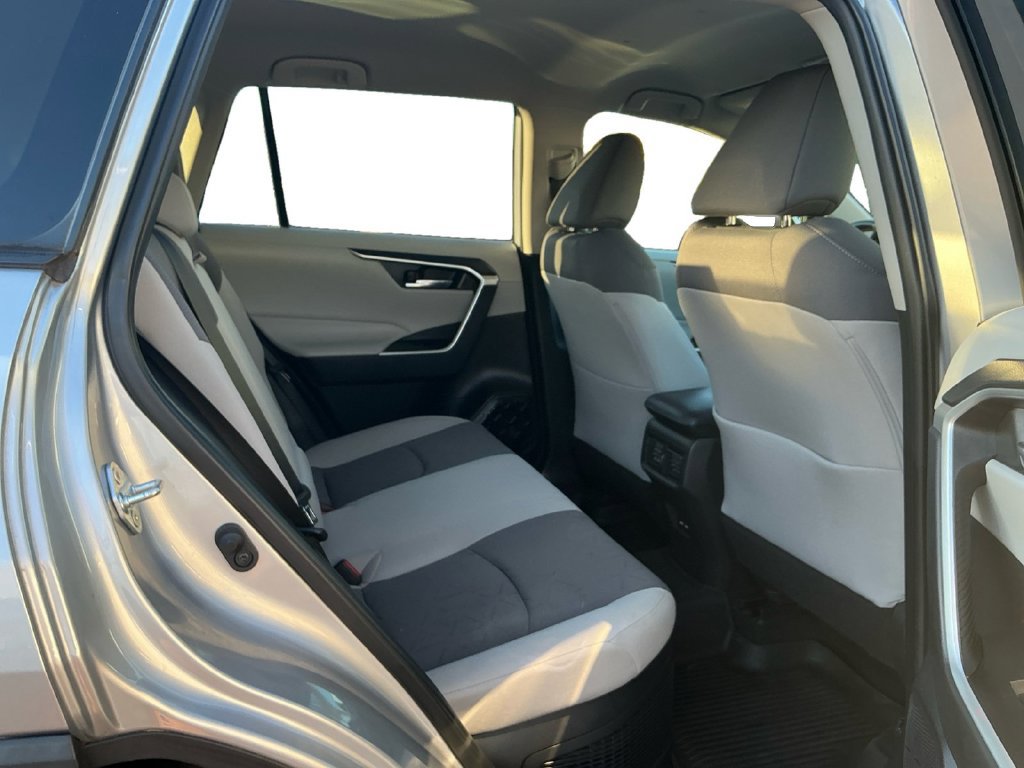 Used 2021 Toyota RAV4 XLE AWD/4WD image 23