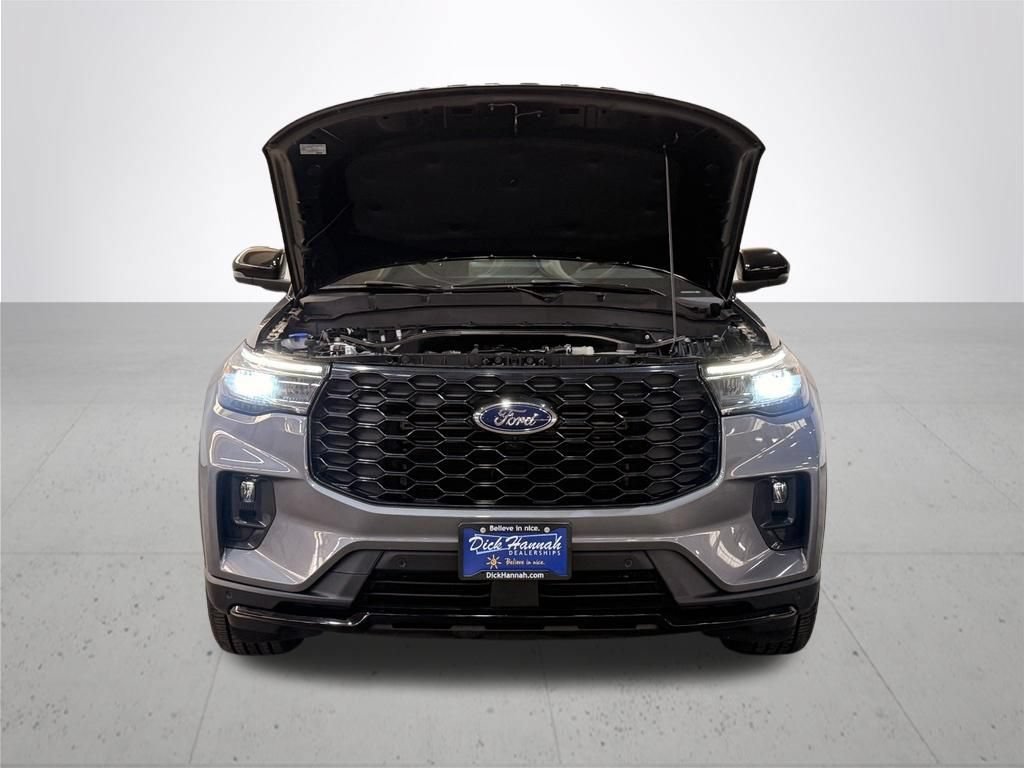 Certified 2025 Ford Explorer ST-Line AWD/4WD image 6