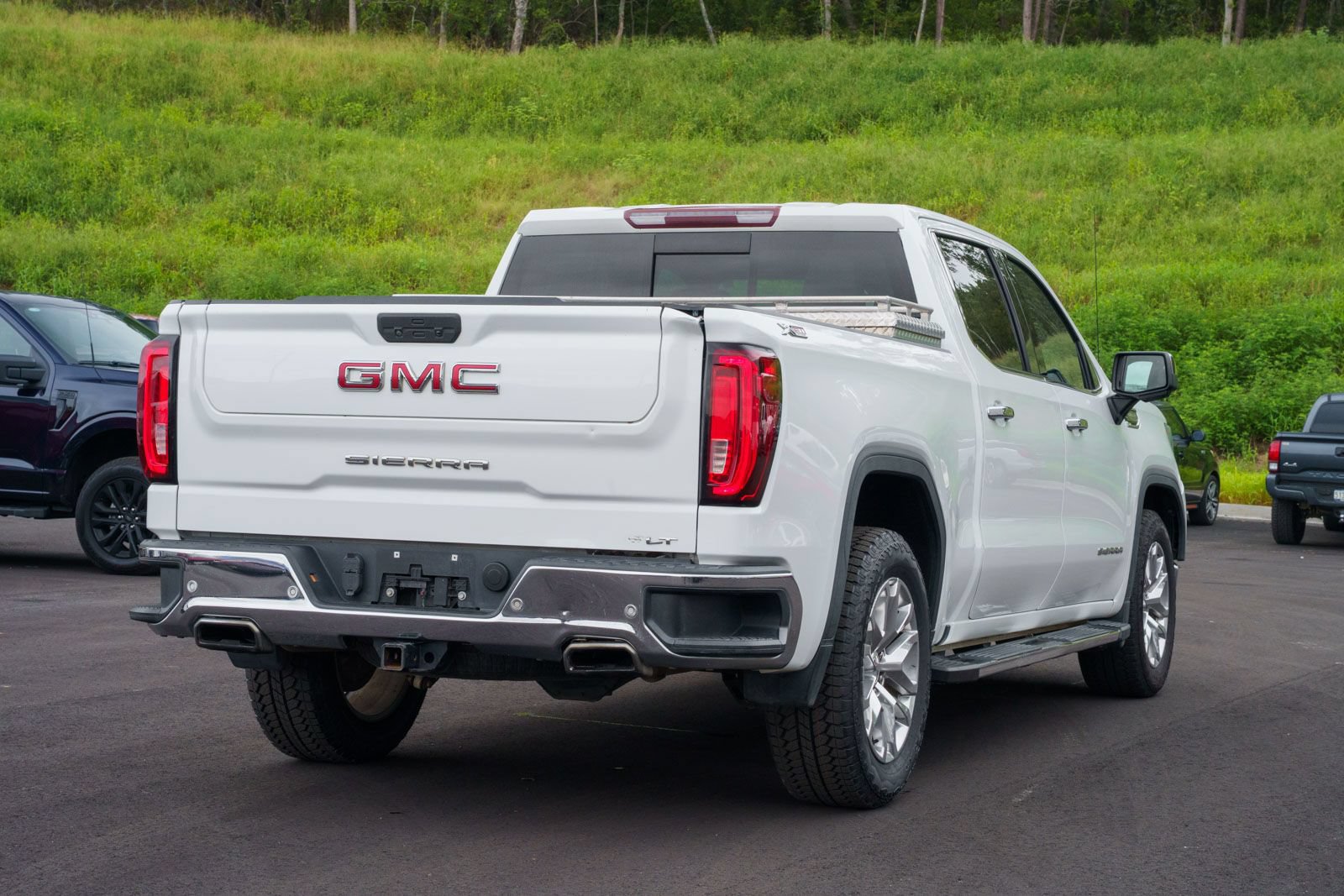 Used 2020 GMC Sierra 1500 SLT w/ SLT Premium Plus Package AWD/4WD image 7