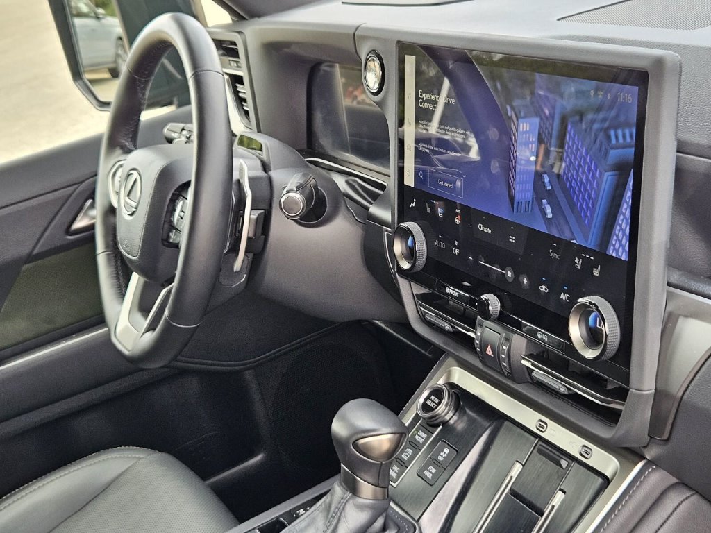 Used 2024 Lexus GX 550 AWD/4WD image 16