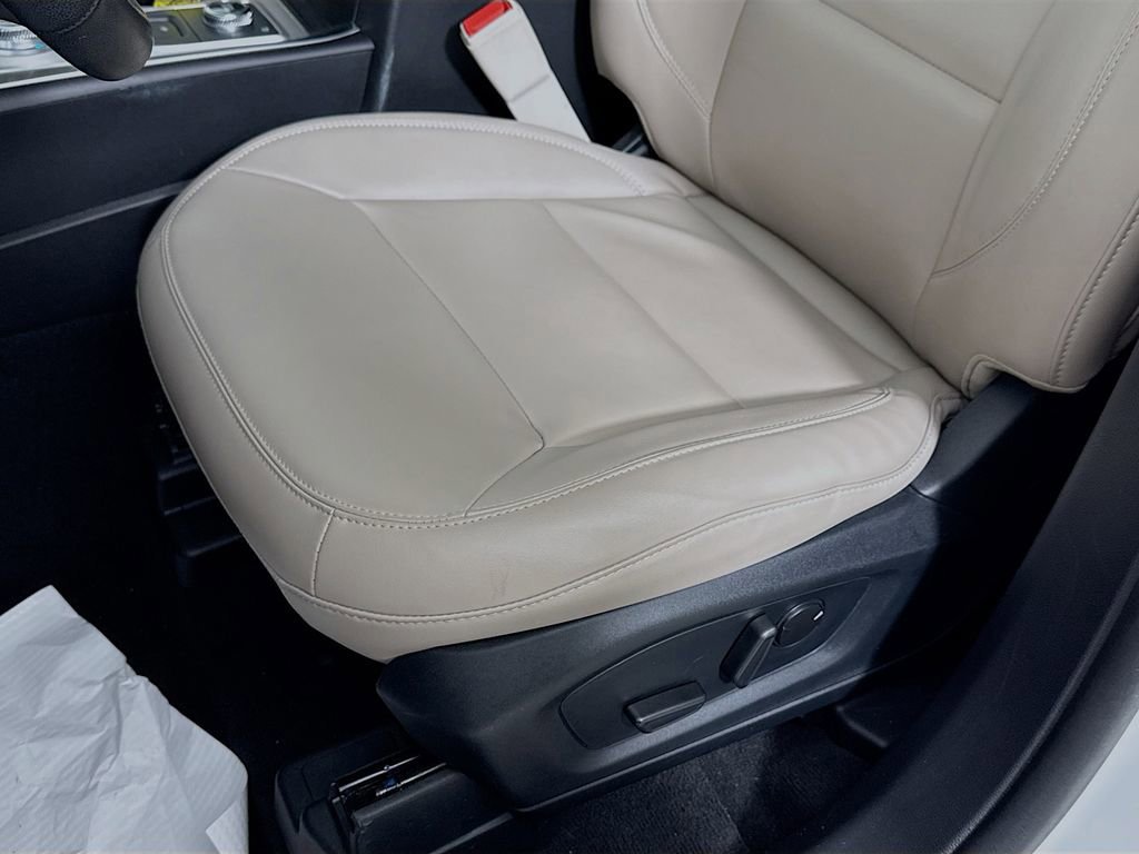 Certified 2023 Ford Explorer XLT w/ Equipment Group 202A image 22