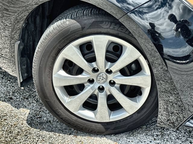 Used 2025 Toyota Corolla LE FWD image 10