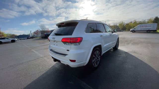 Used 2018 Jeep Grand Cherokee Overland AWD/4WD image 9