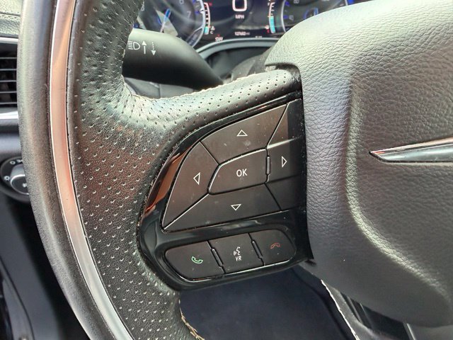 Used 2020 Chrysler Pacifica Limited w/ S Appearance Package FWD image 9