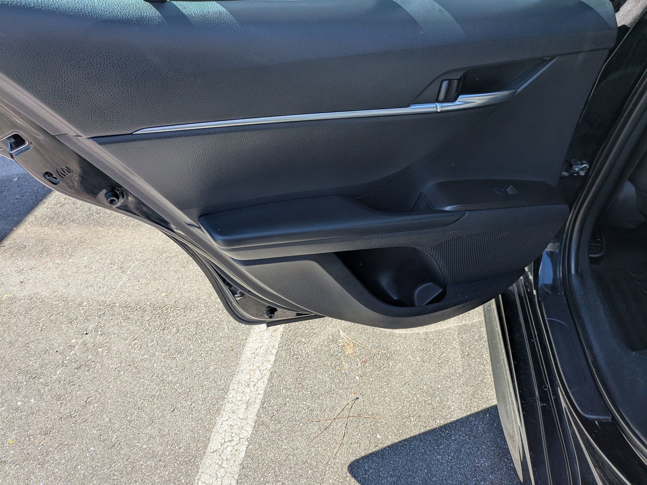 Used 2021 Toyota Camry SE image 25