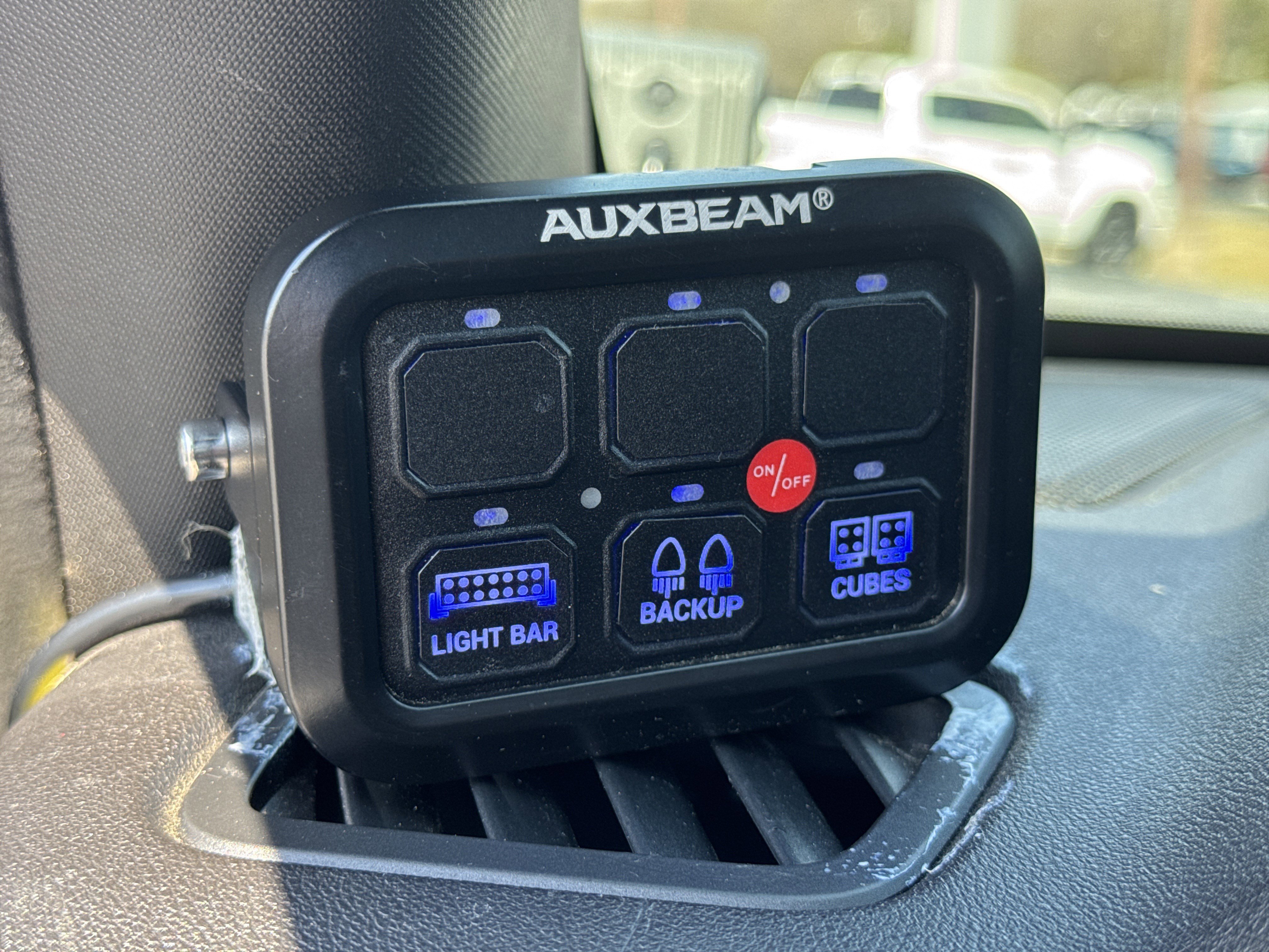 Used 2024 Chevrolet Colorado ZR2 w/ Technology Package image 34